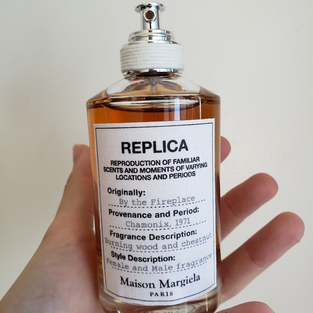 Replica 'By the Fireplace' fragrance